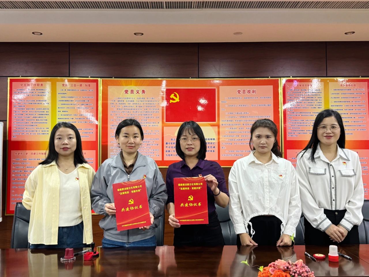 党建引领丨口腔健康进企业(图2) 5b964de3166877441c437de0c1e7c1e7.jpg
